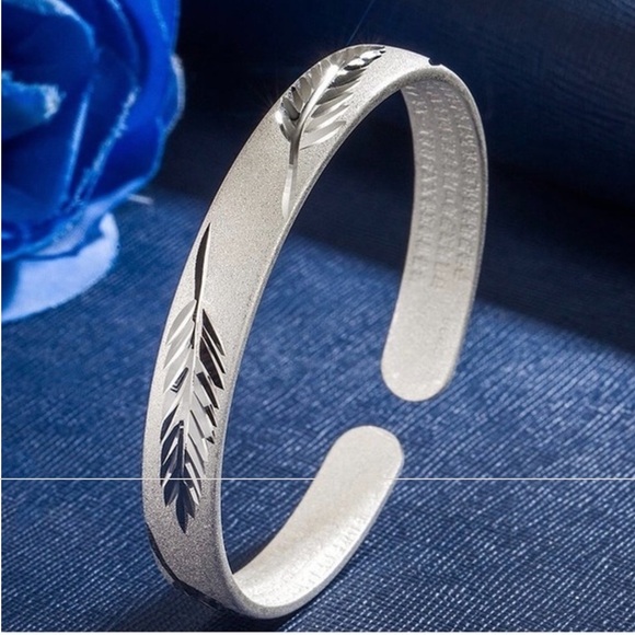 FINE 999 (99.9%) SILVER BANGLE - Picture 2 of 8